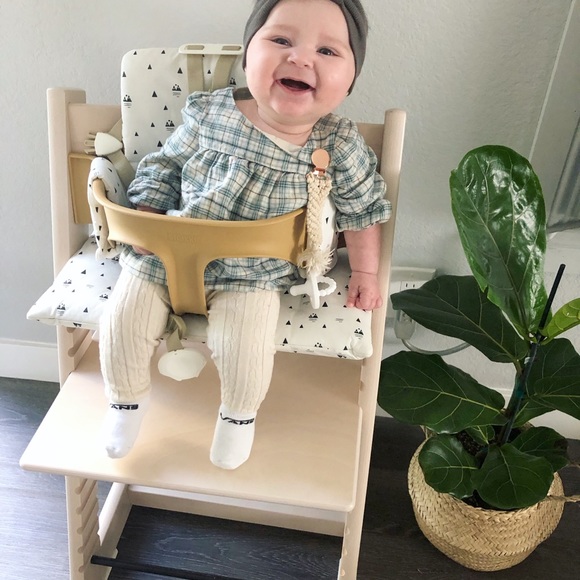 Handmade Macramé Pacifier Clip - Picture 7 of 7